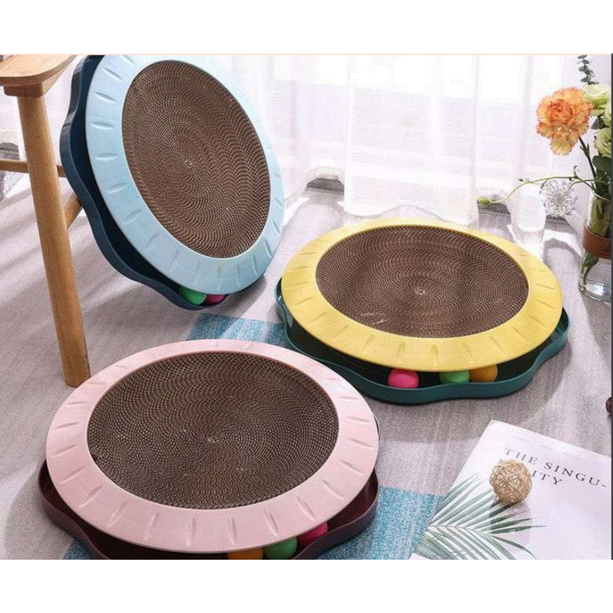 Rascador circular con pelota y 2 sonajeros